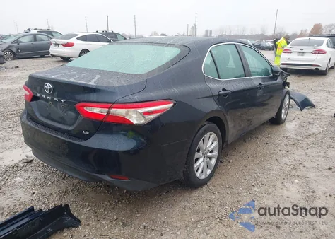 2018 Toyota Camry Le из США, поврежденный, VIN 4T1B11HK5JU536238